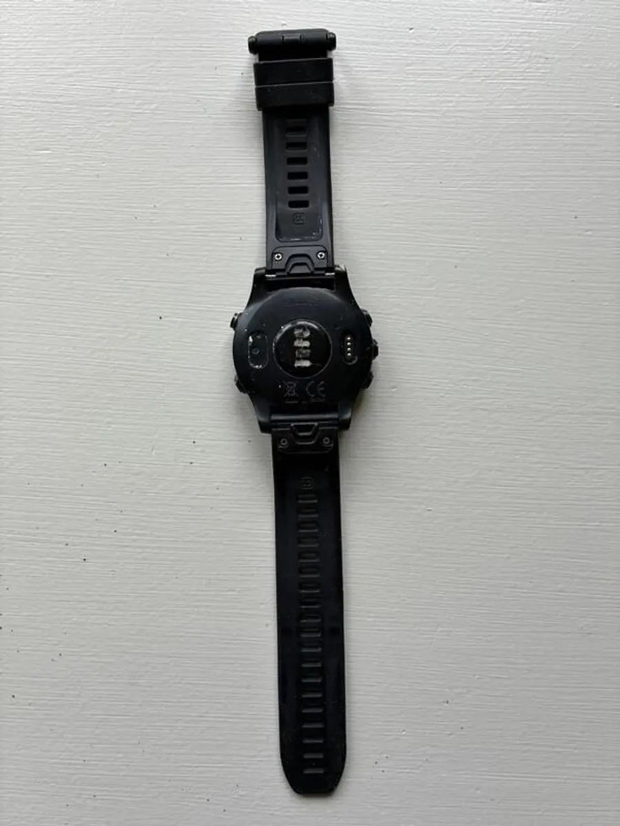 Garmin Forerunner 945, Cracked Screen but Fully Working, Maps + Music, Charger Included - Image 3