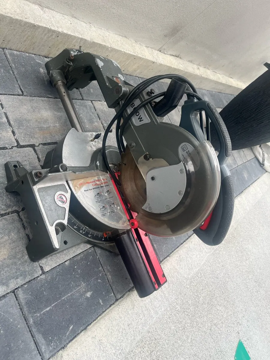 Sliding Mitre/Chop saw. 1800w. Great condition €60 - Image 3