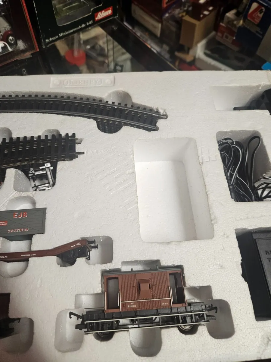 Hornby OO Gauge Train Set - Image 3