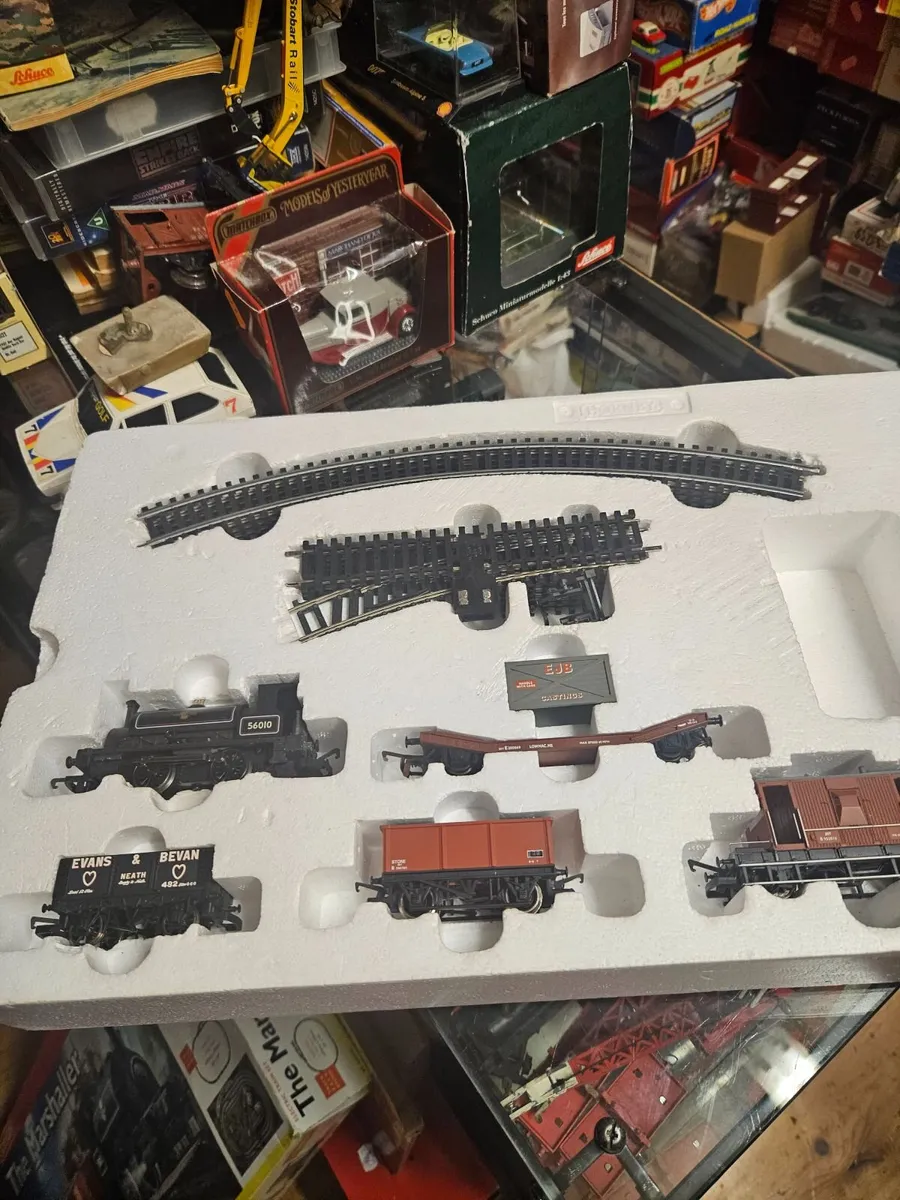 Hornby OO Gauge Train Set - Image 2