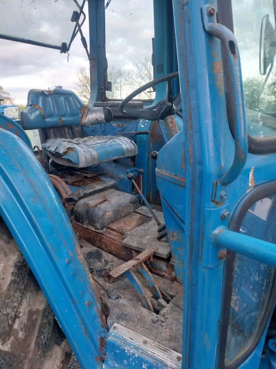 Ford 4600 - Image 2
