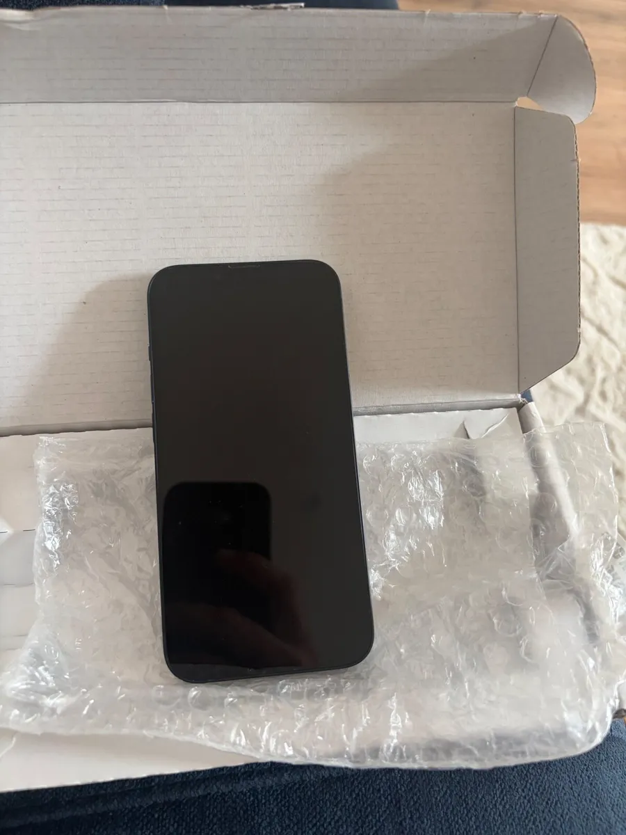 iPhone 13, 128GB Midnight - Image 2