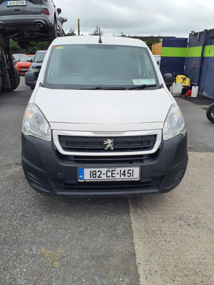 Peugeot partner 2018        3 seats - Image 1