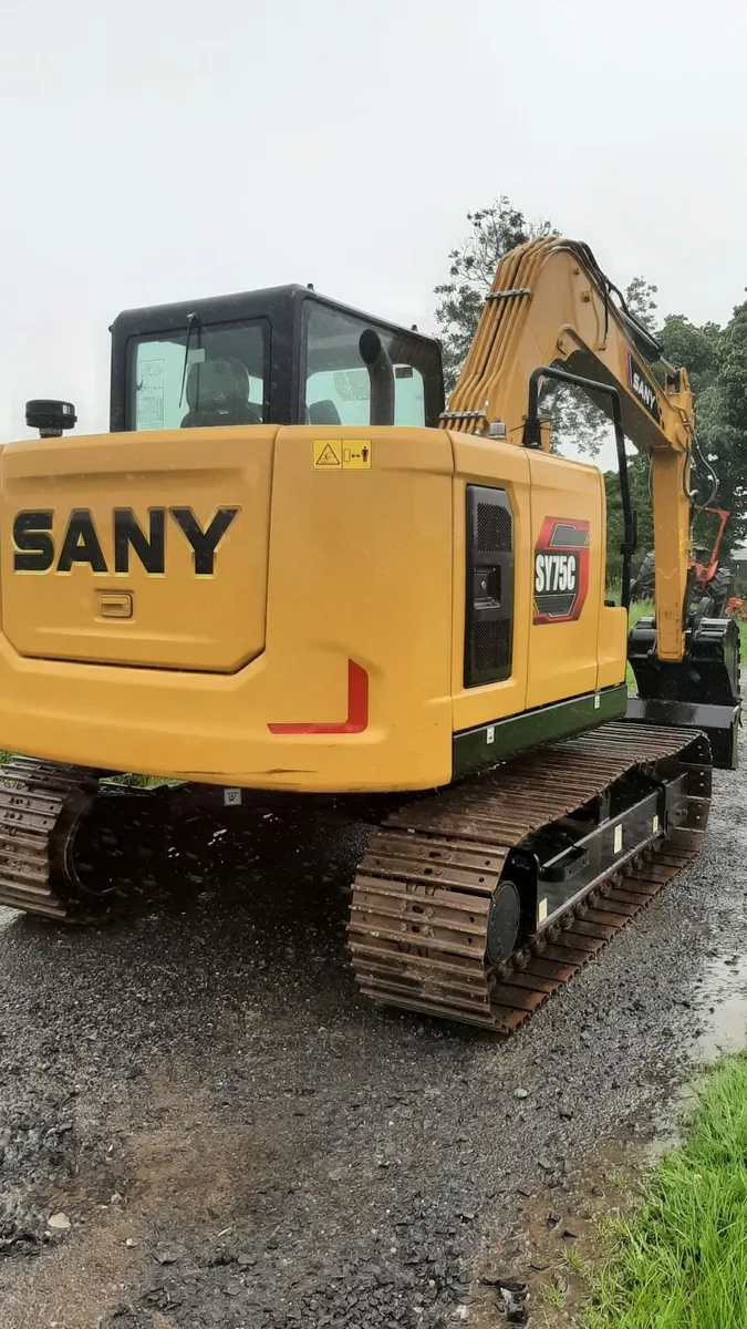SANY DIGGER - Image 1
