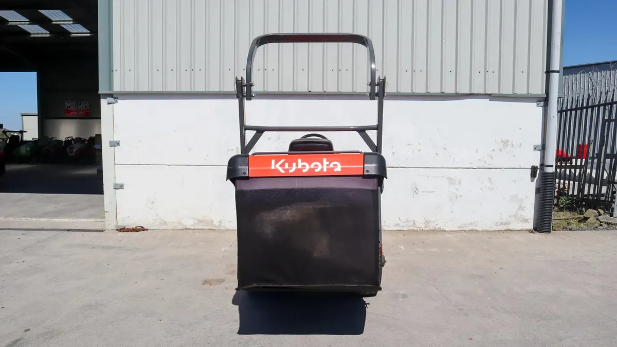 Used 2023 Kubota G261LD Lawnmower - Image 2