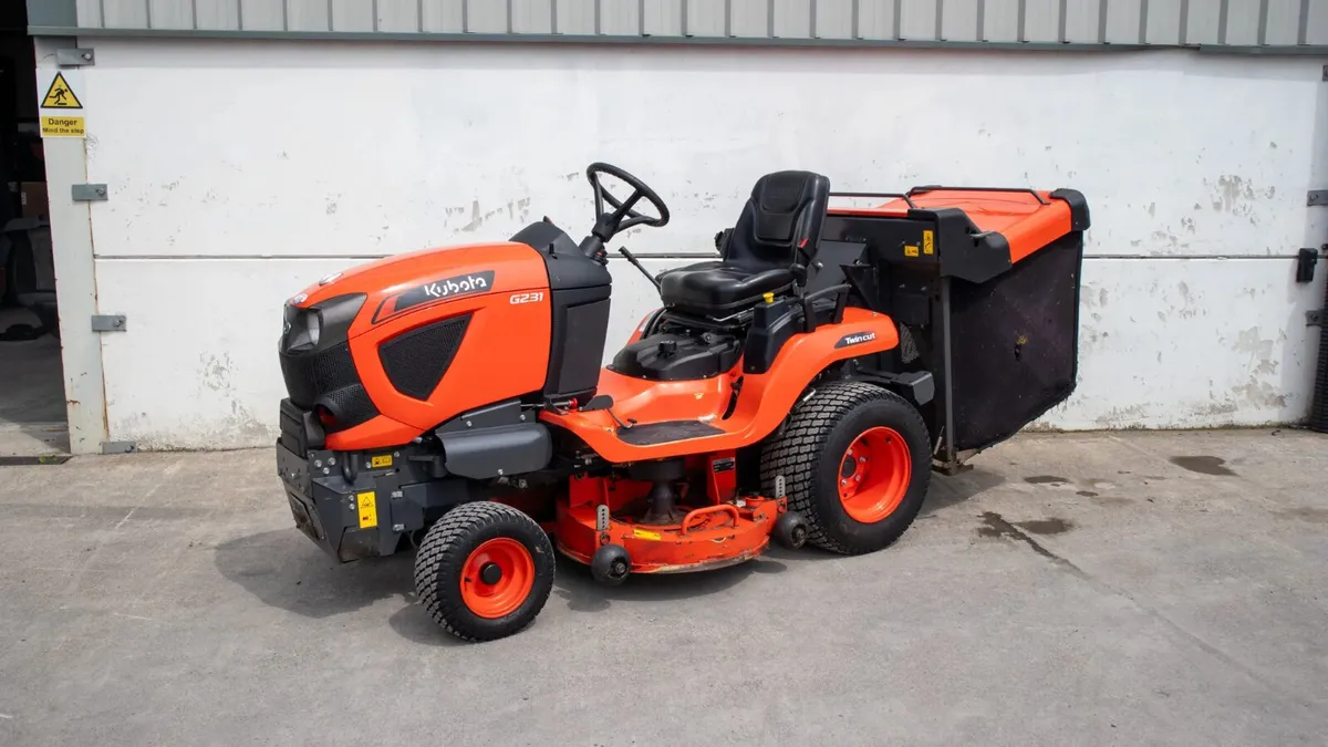Used 2023 Kubota G231LD Lawnmower - Image 1