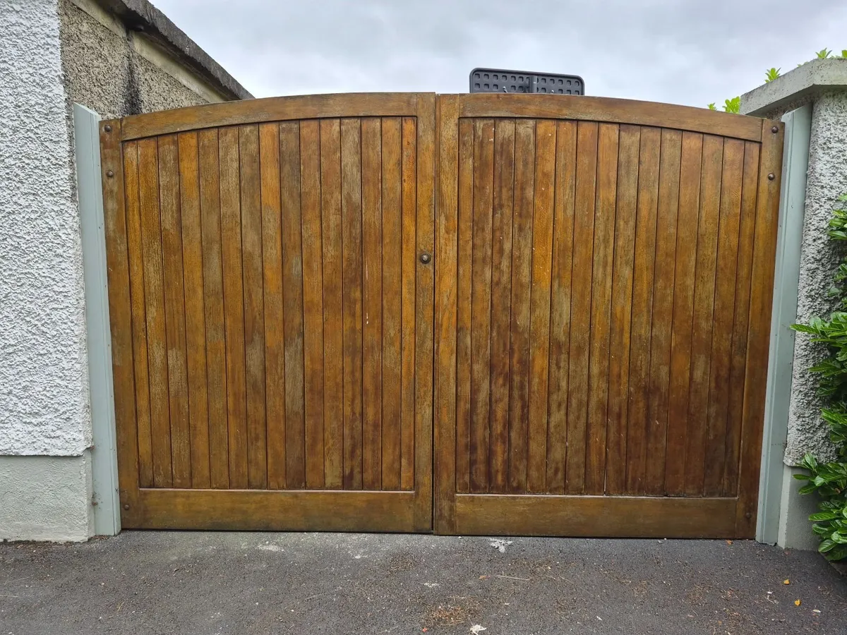 Solid wood garden gates - Image 1