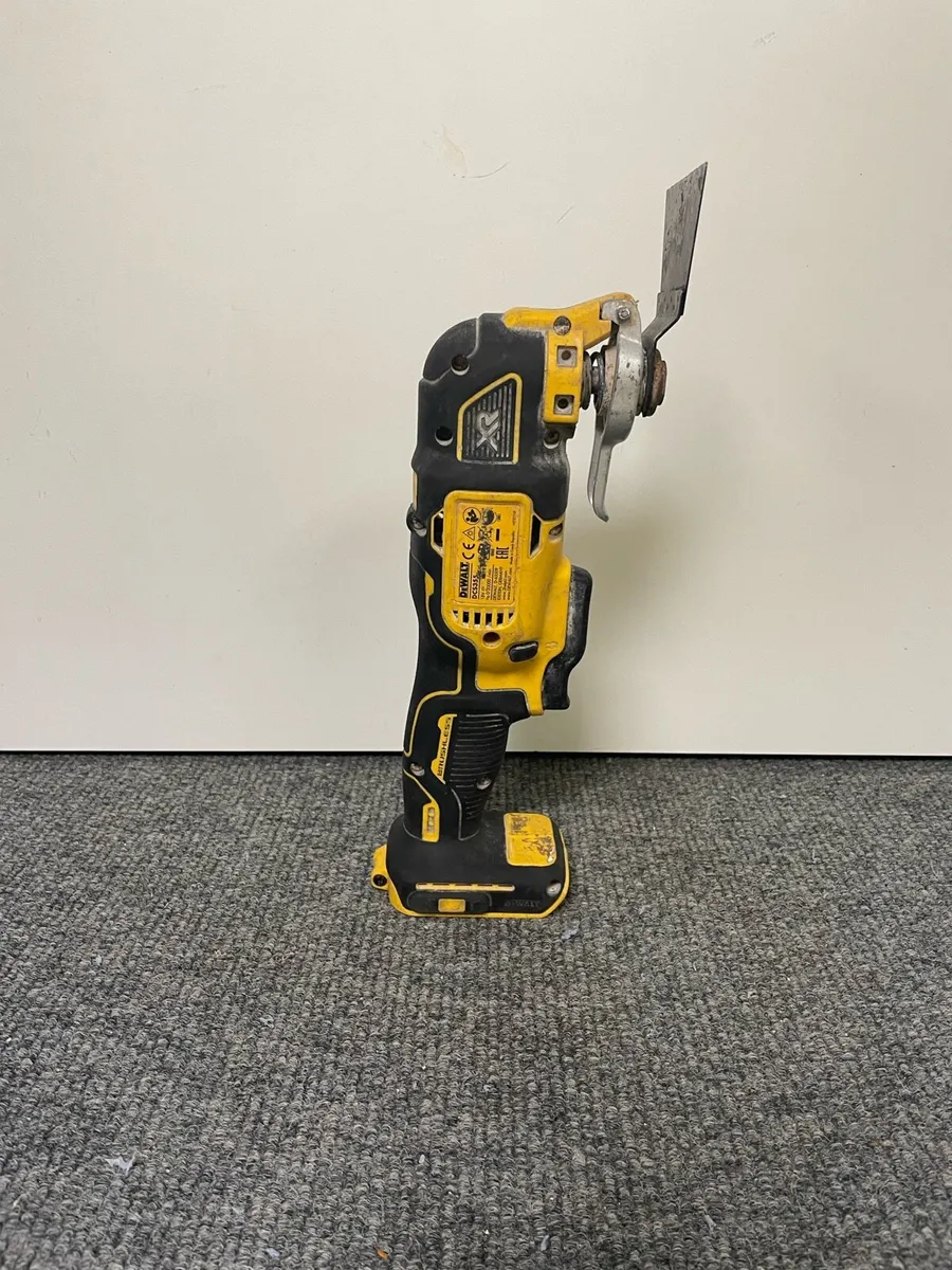 De Walt Brushless MultiTool DCS355 Baretool - Image 4