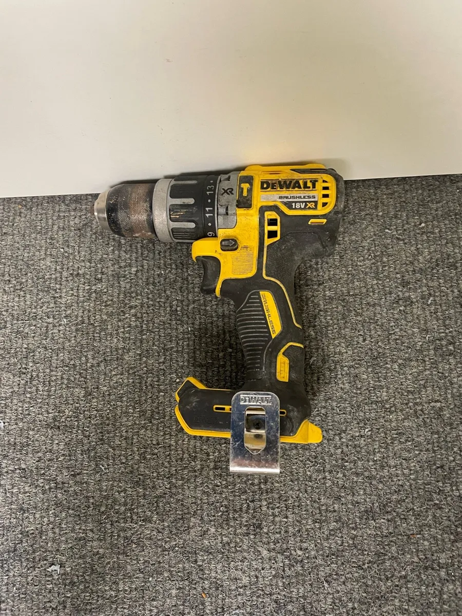 De Walt Brushless Combi Drill Baretool DCD796 - Image 1
