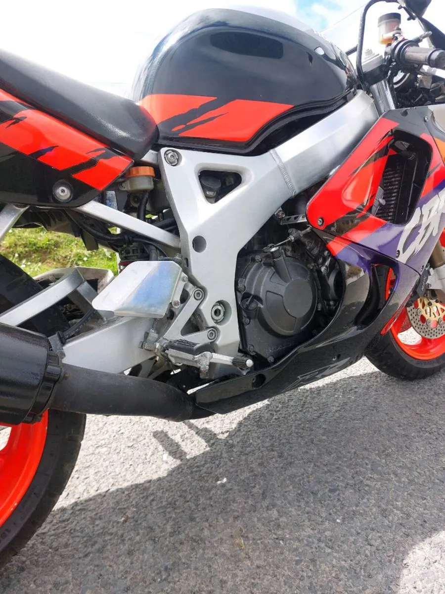 First edition honda fireblade - Image 4