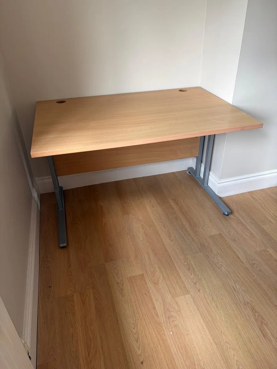 Office desk - Image 2