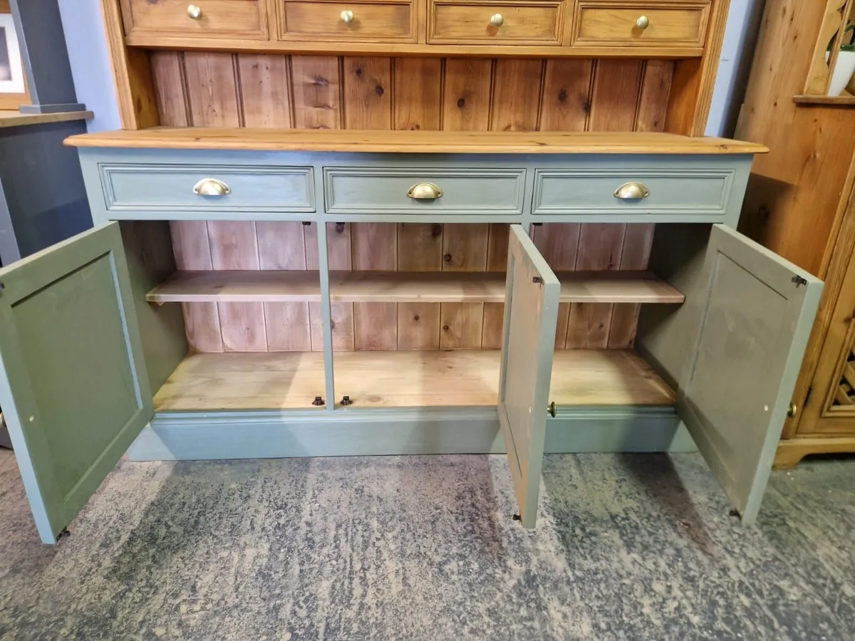 Large vintage pine kitchen dresser - Image 2