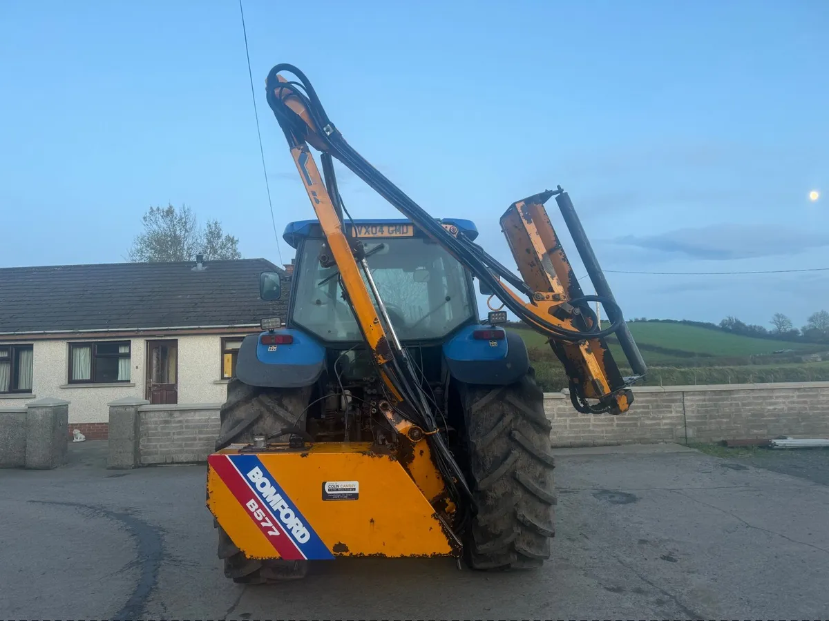 Farm machinery hedge cutter - Image 1