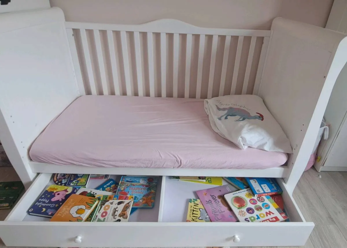 Sledge Cot Bed and Changing Table with storage - Image 4