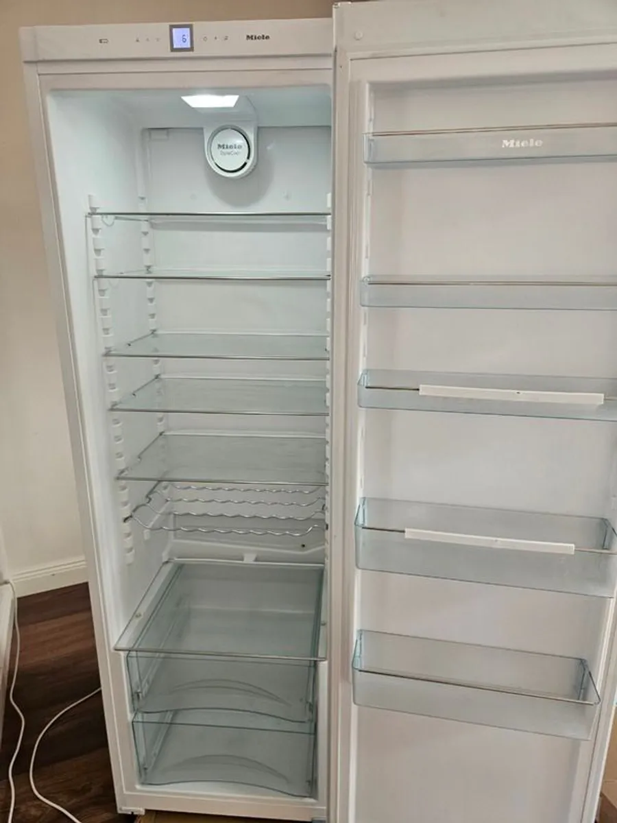 386L miele fridge - Image 2