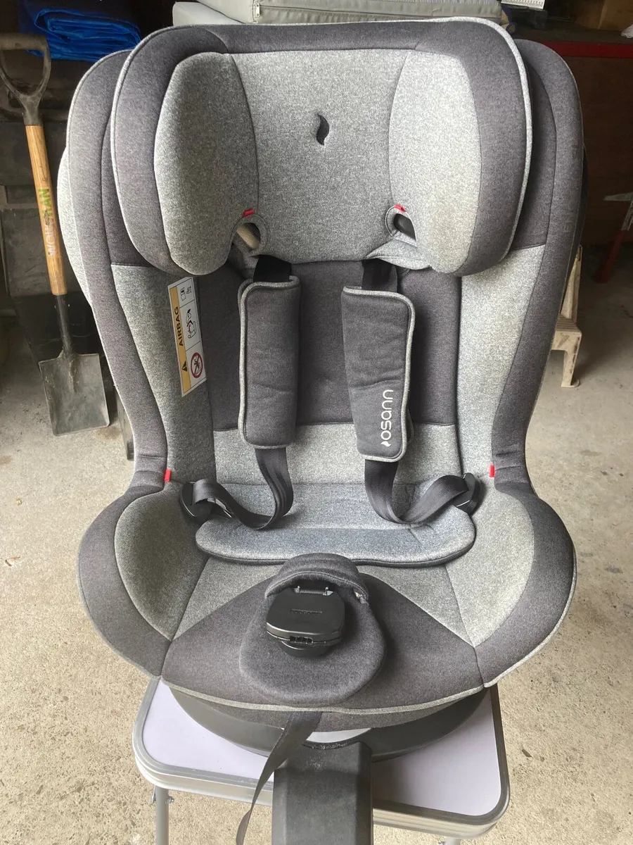 Child’s car seat - Image 1
