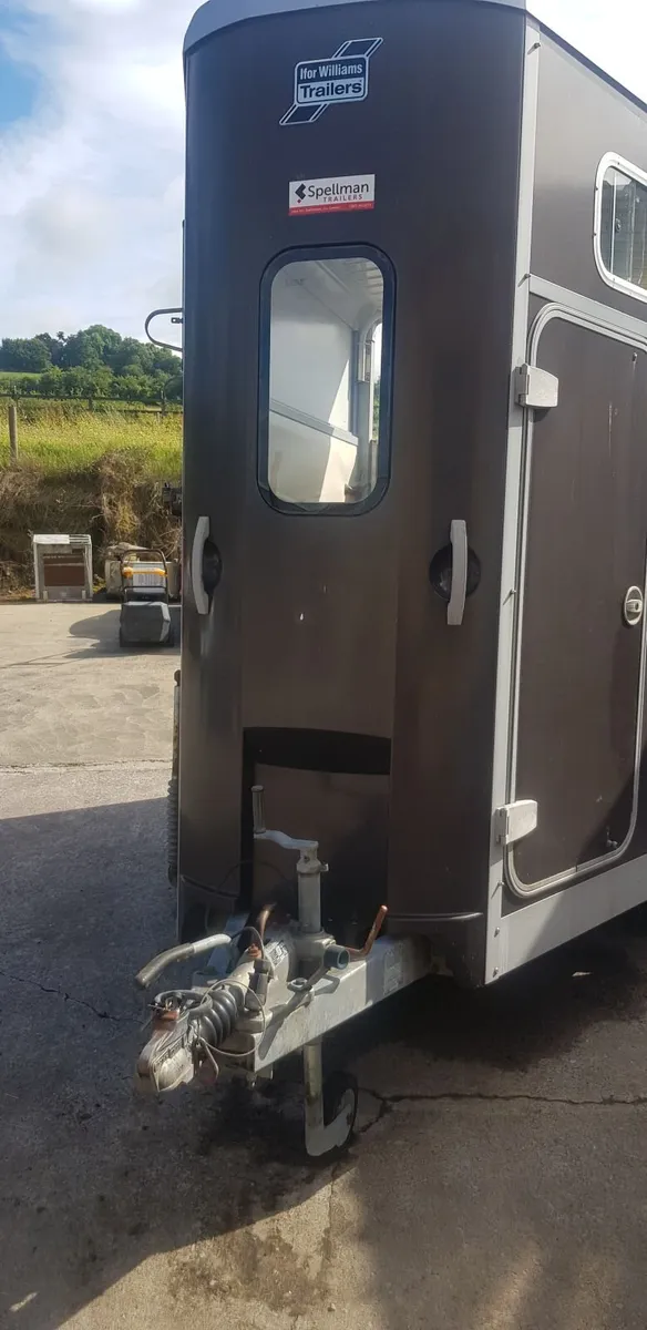 HORSE BOX 506 - Image 1