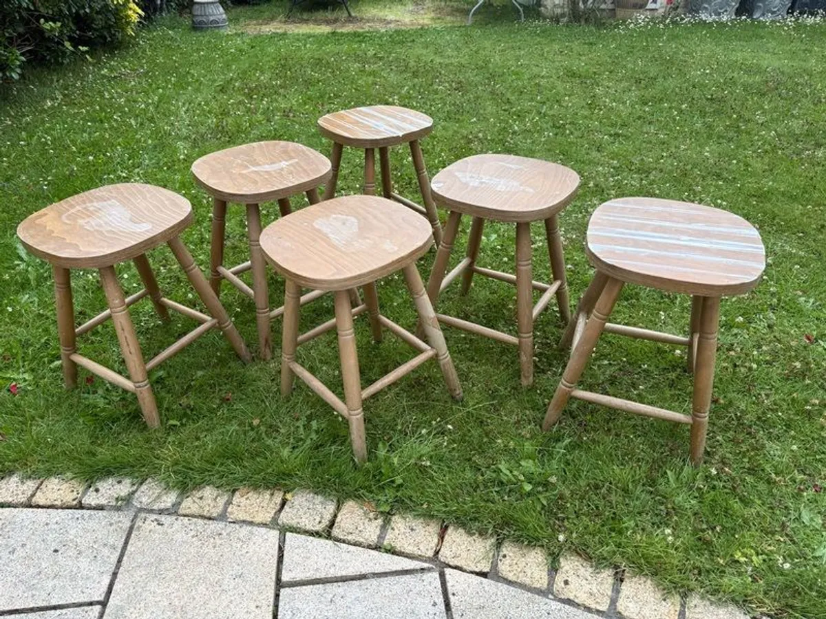 free stools - Image 3