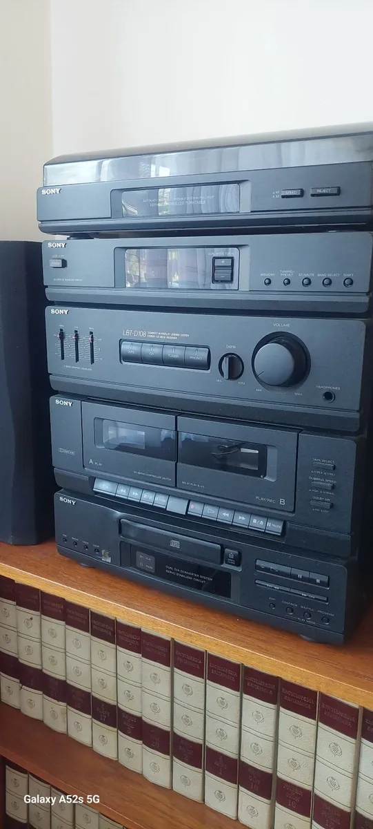 Sony Stystem with Record Player - Image 3