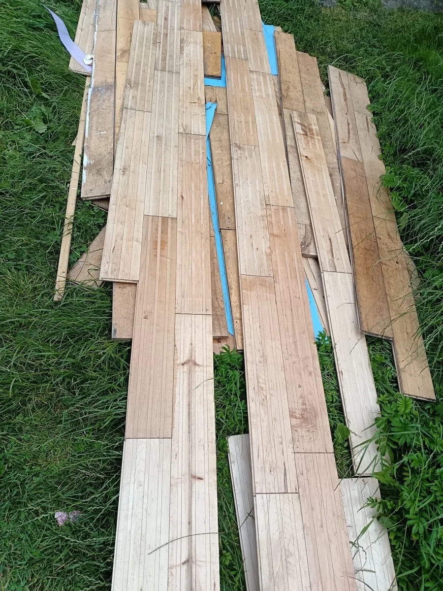 hardwood flooring,, 12 x10 - Image 1