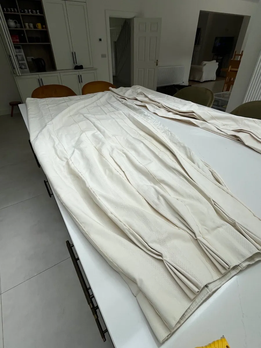 3 sets of curtains - Image 2