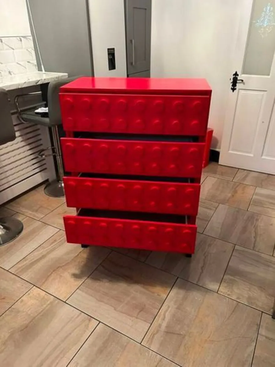 Chest of drawers - Image 1