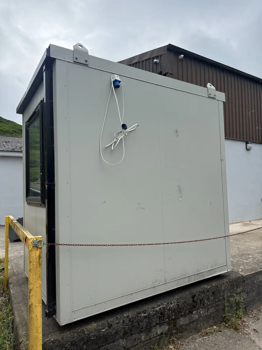 8ft x 6ft Portable Site Cabin / Office / Security - Image 2