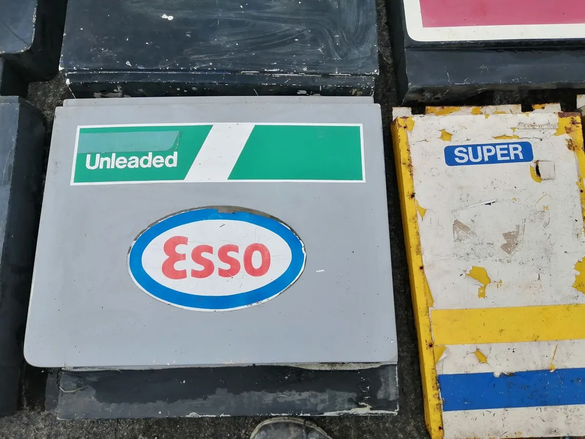 Classic and Vintage Petrol Pumps - Image 3