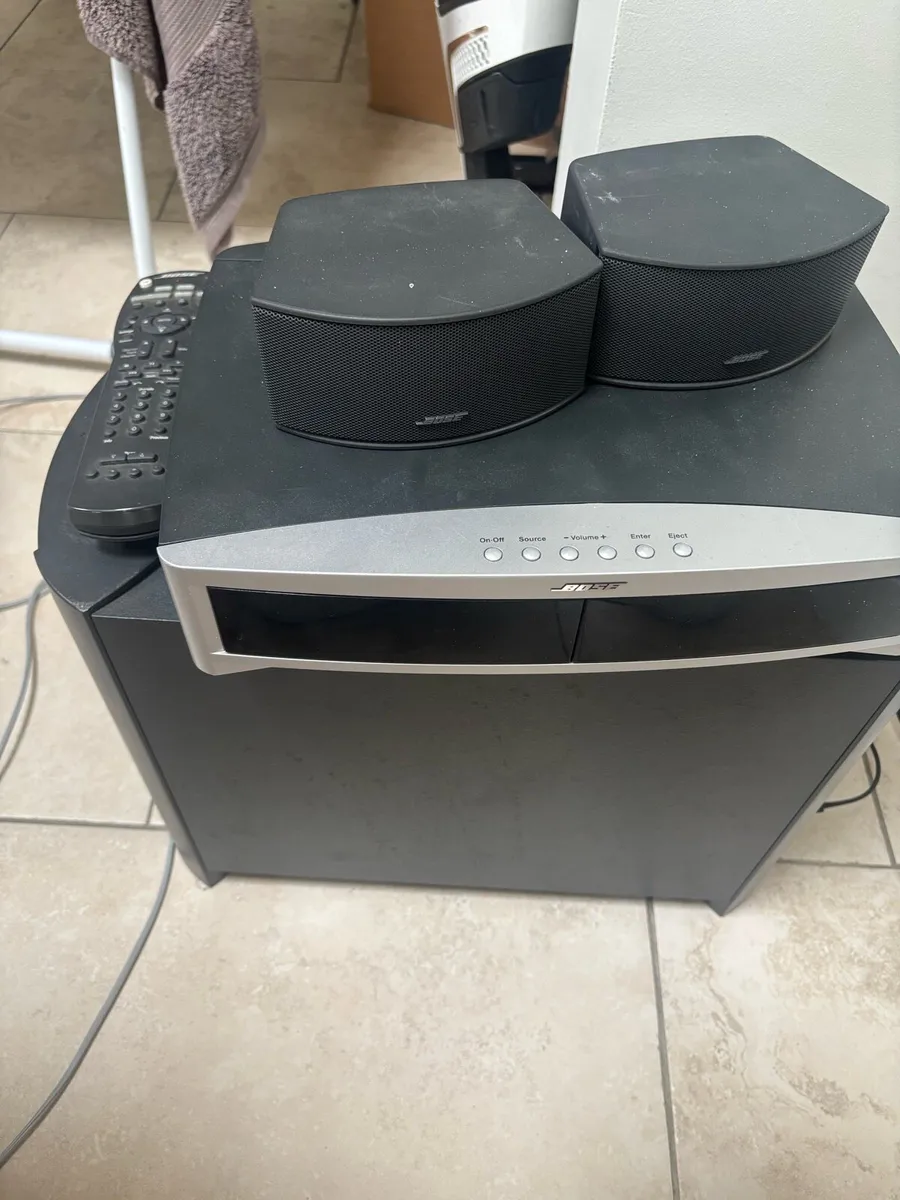 Bose Home theatre 3-2-1 II system - Image 1