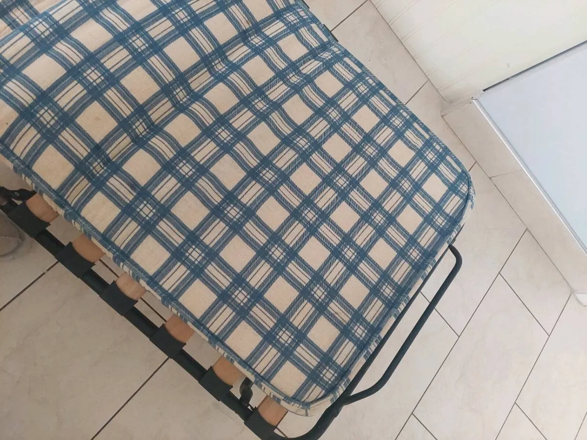 Fold up single bed - Image 2