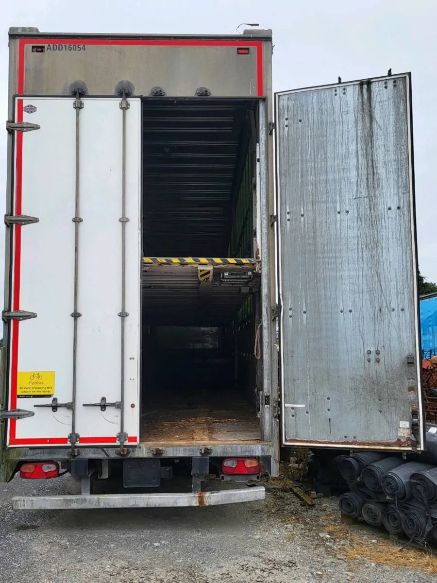 Trailer - Image 2