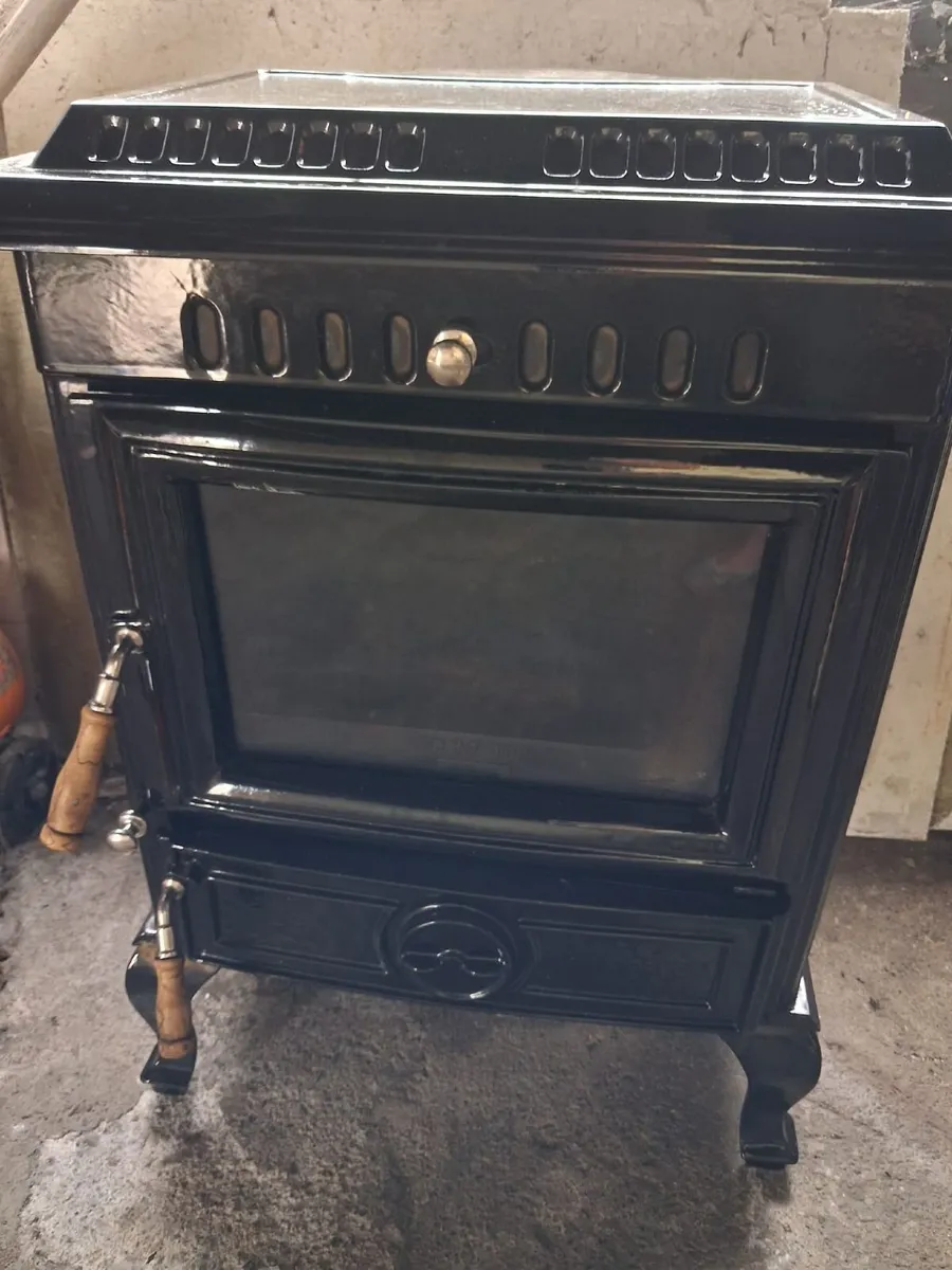 Stove with back boiler - Image 1