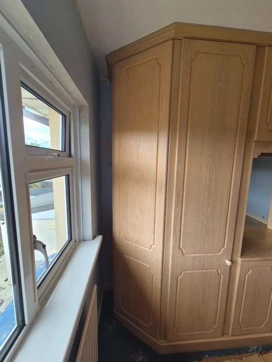 Built in wardrobe - Image 4