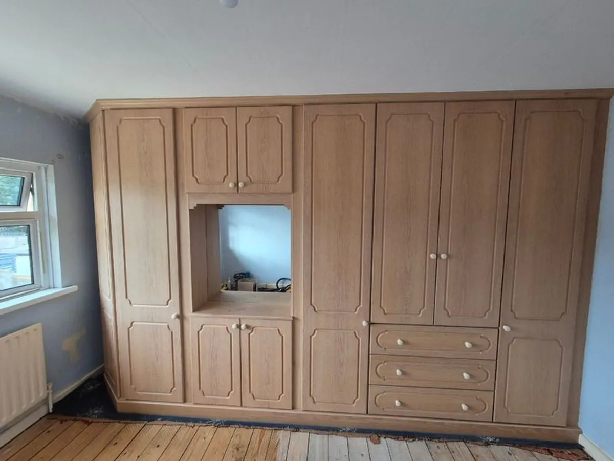 Built in wardrobe - Image 1