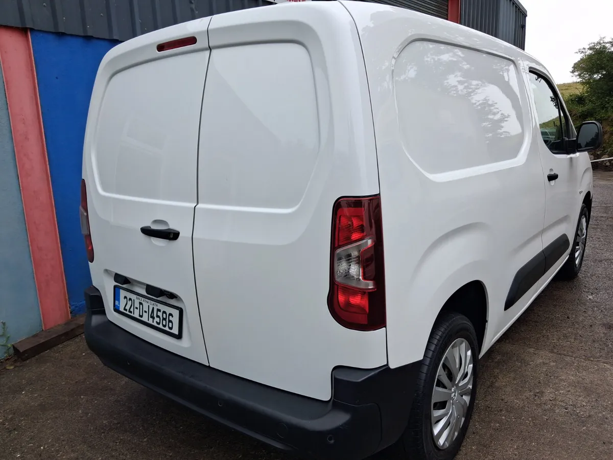 Peugeot Partner Professional 1.5hdi 100bhp 2022 - Image 2