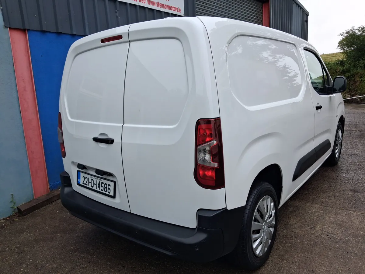Peugeot Partner Professional 1.5hdi 100bhp 2022 - Image 3