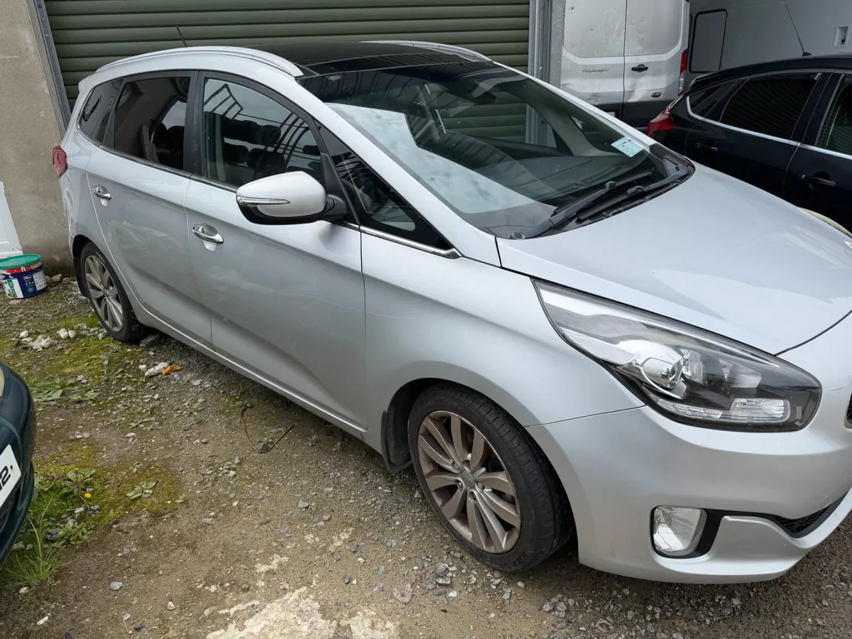 152 Kia Carens - Image 3