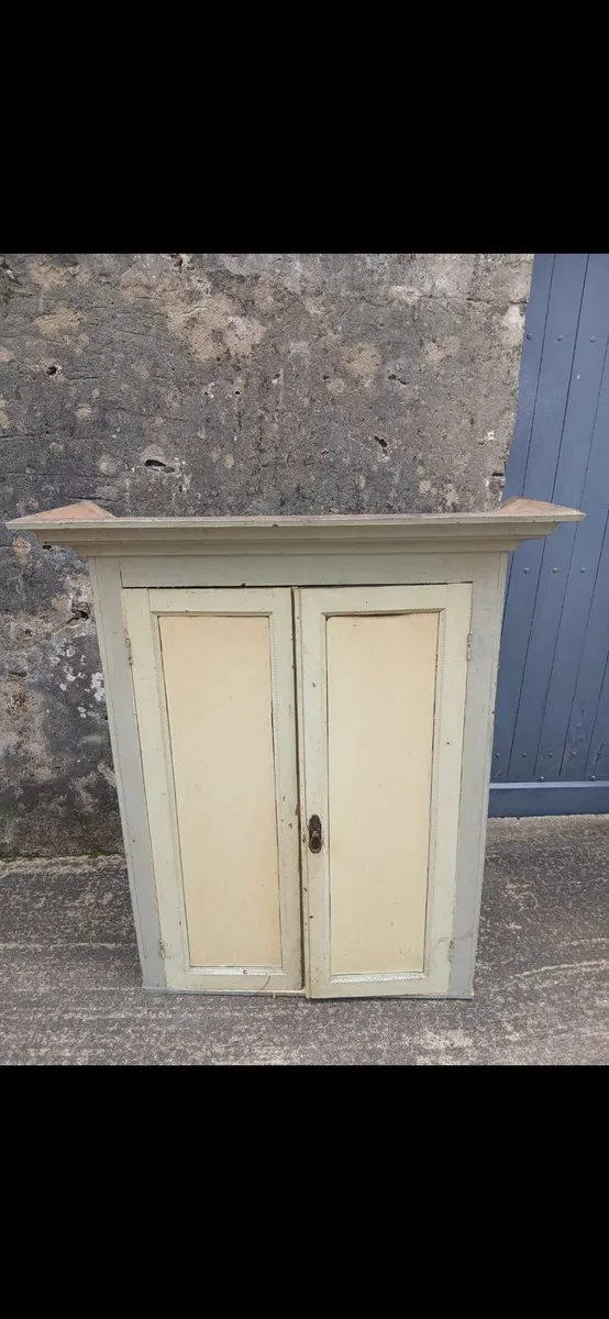 Old bookcase - Image 1