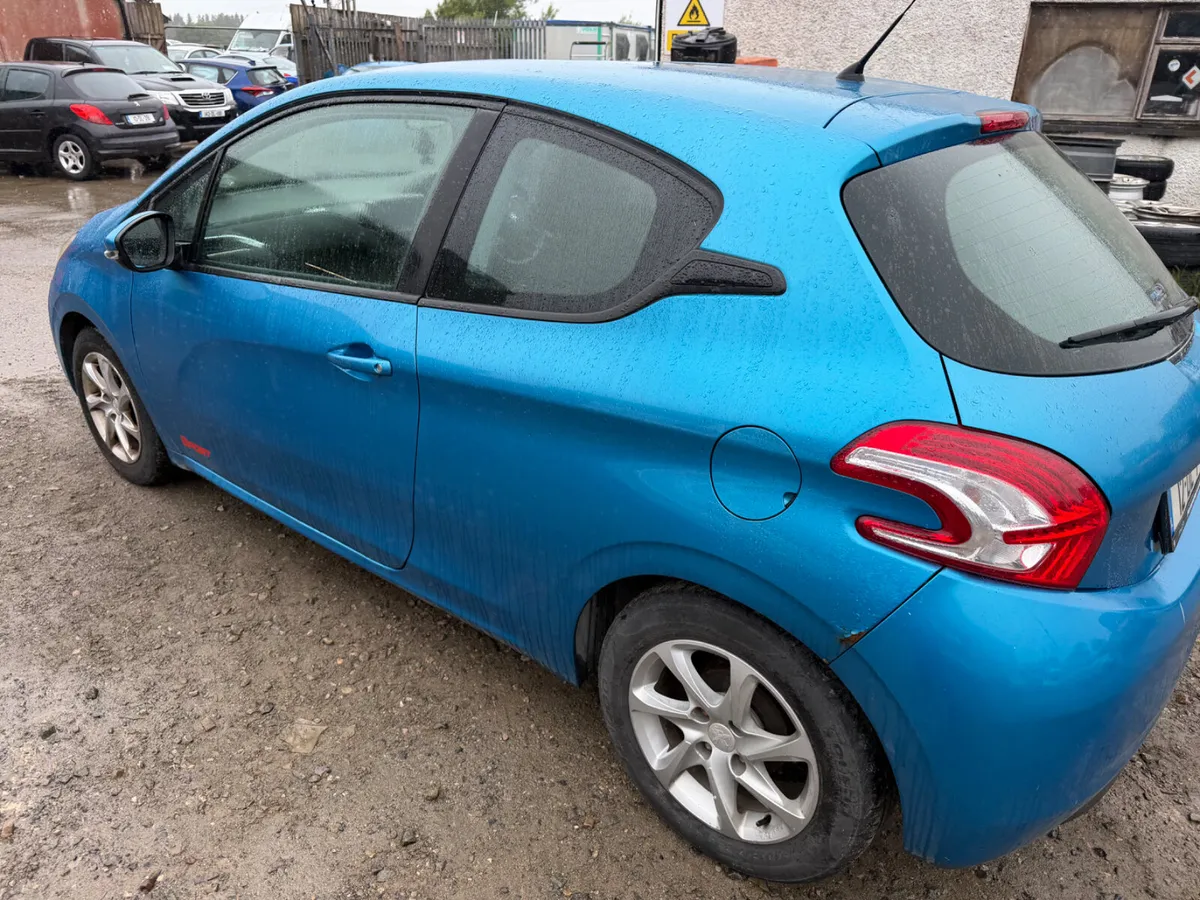 12 Peugeot 208 needs engine - Image 3