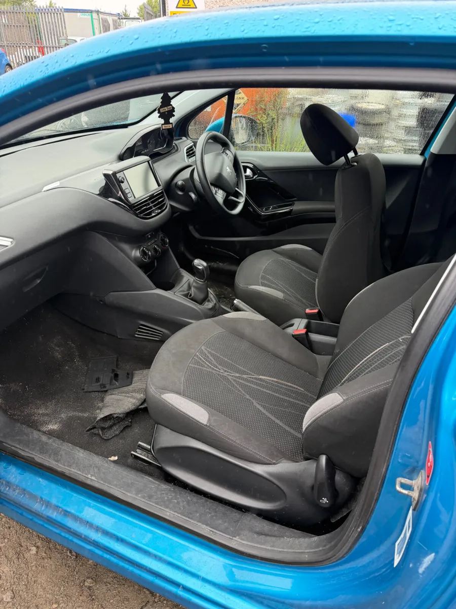 12 Peugeot 208 needs engine - Image 2