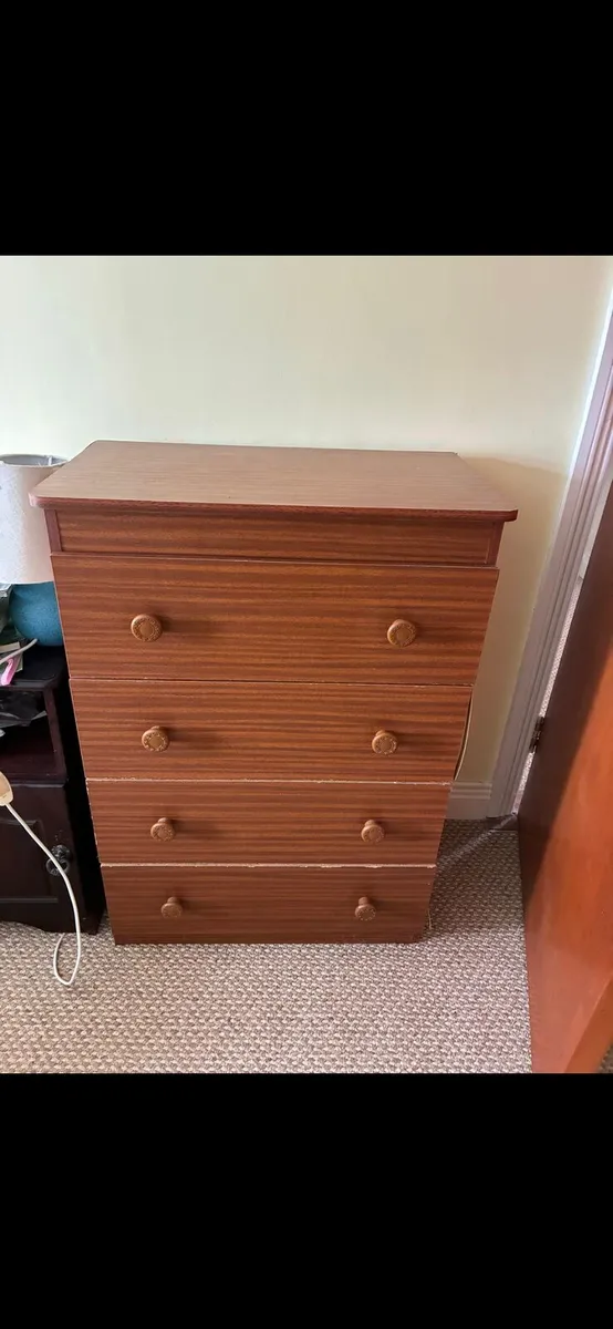 Chest of drawers free