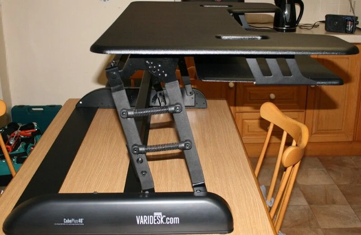 Varidesk Cube Plus 40 Adjustable Height Desk - Image 3