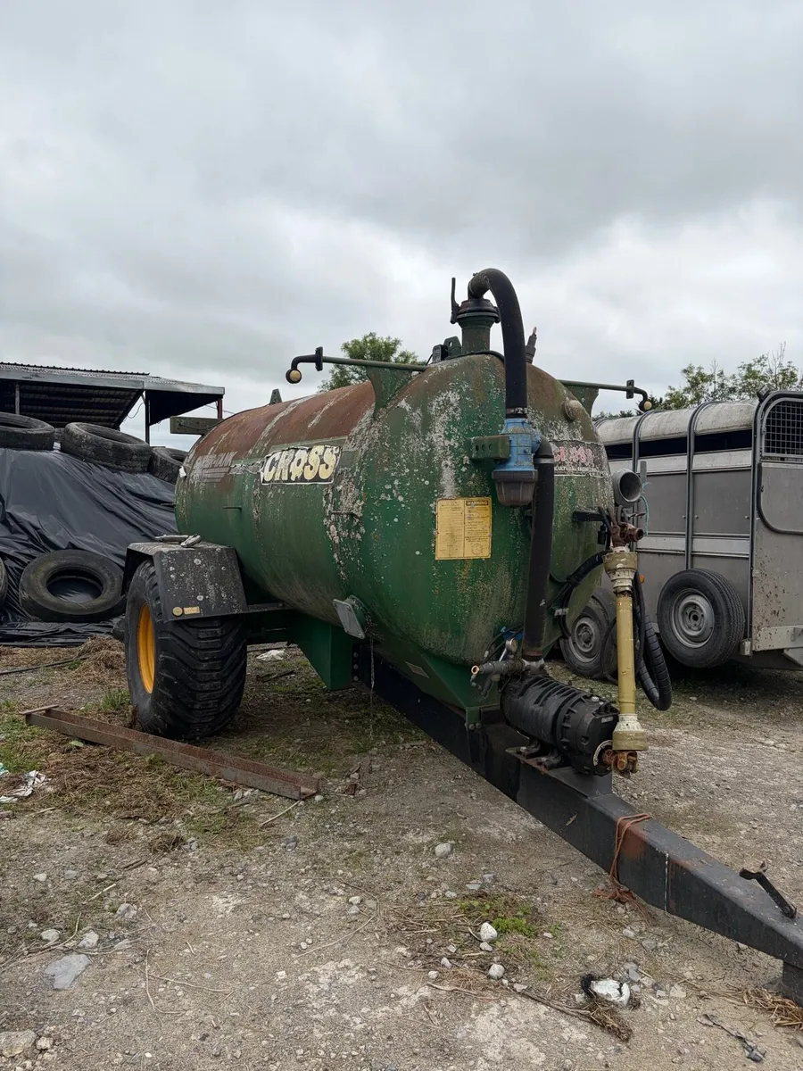 Slurry tanker - Image 1