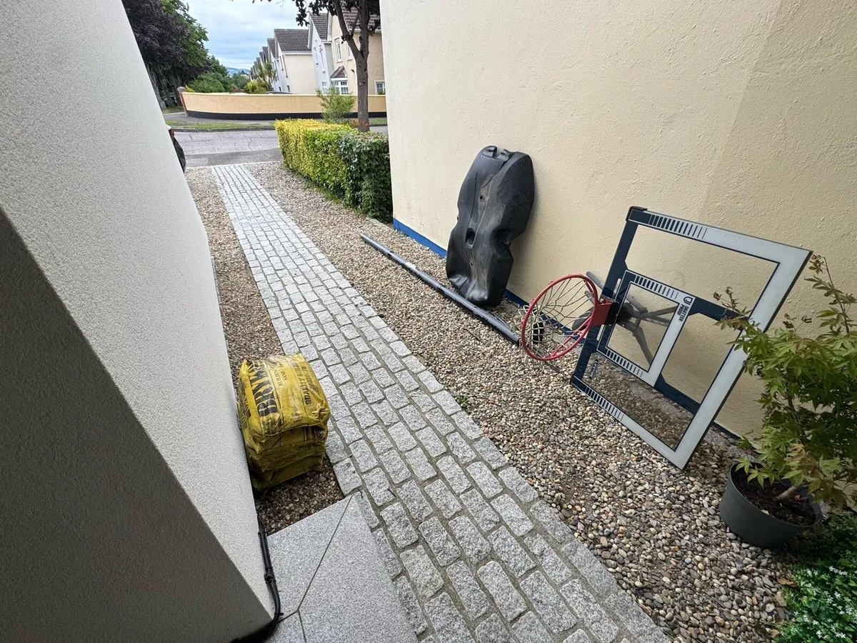 Basketball hoop and base set - Image 3