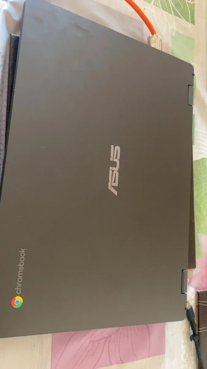 ASUS Chromebook flip 2 in 1 - Image 2