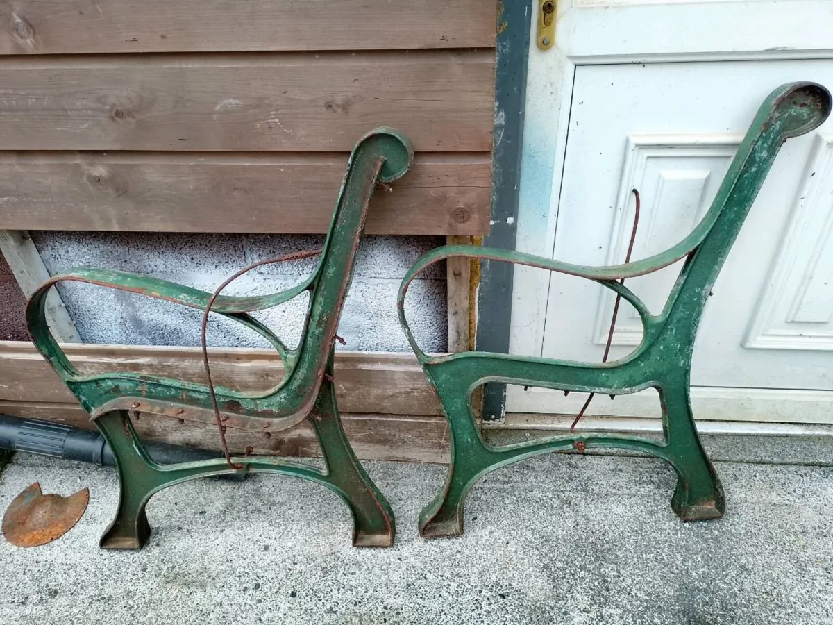 Cast iron bench ends - Image 1