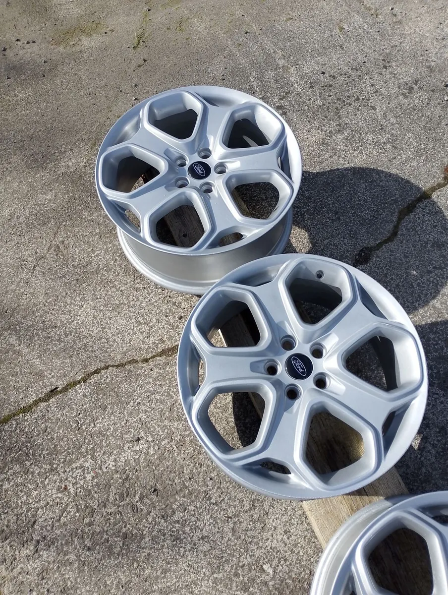 Genuine MK2 Ford Focus ST snowflake alloys 18 inch - Image 4