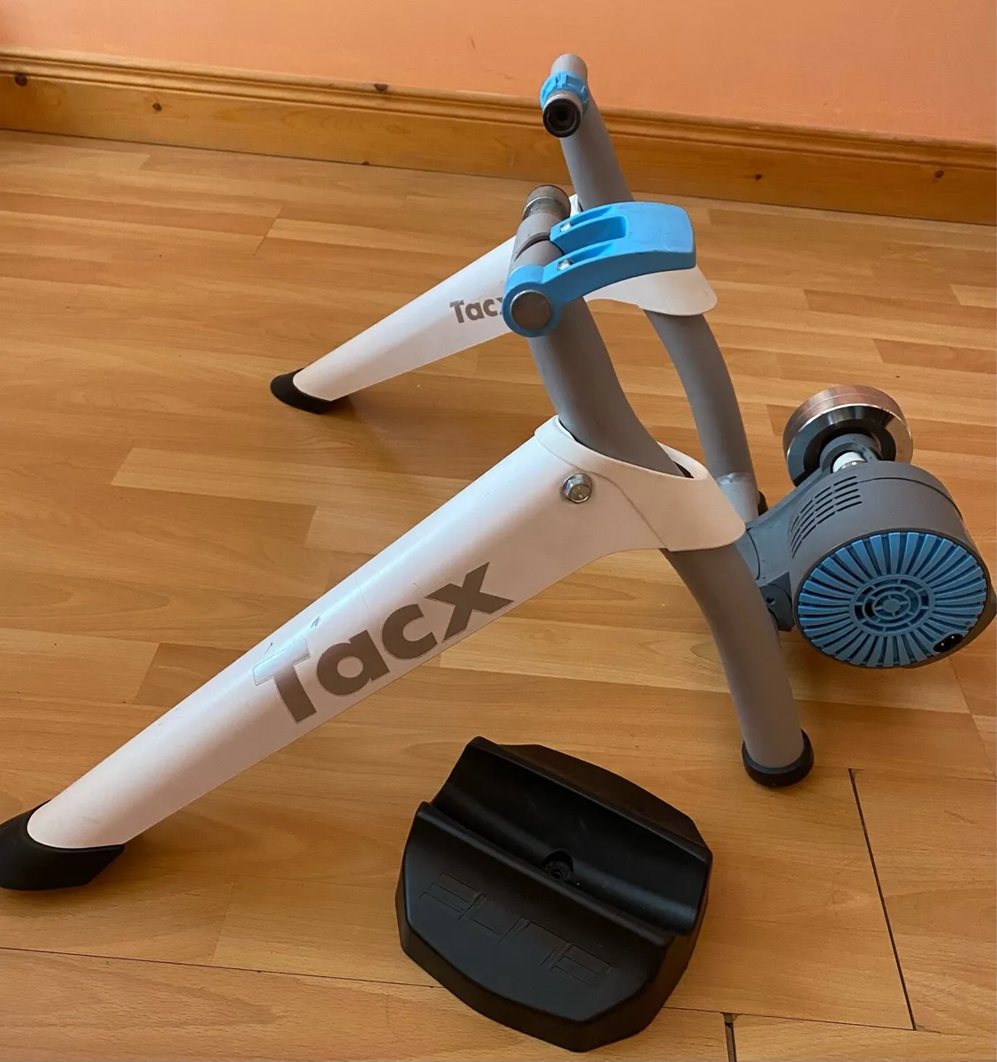 Tacx Flow Smart Turbo Trainer - Image 1
