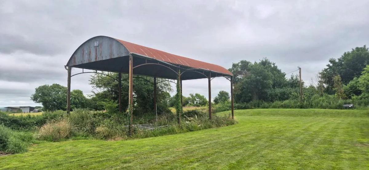 Hay shed - Image 1