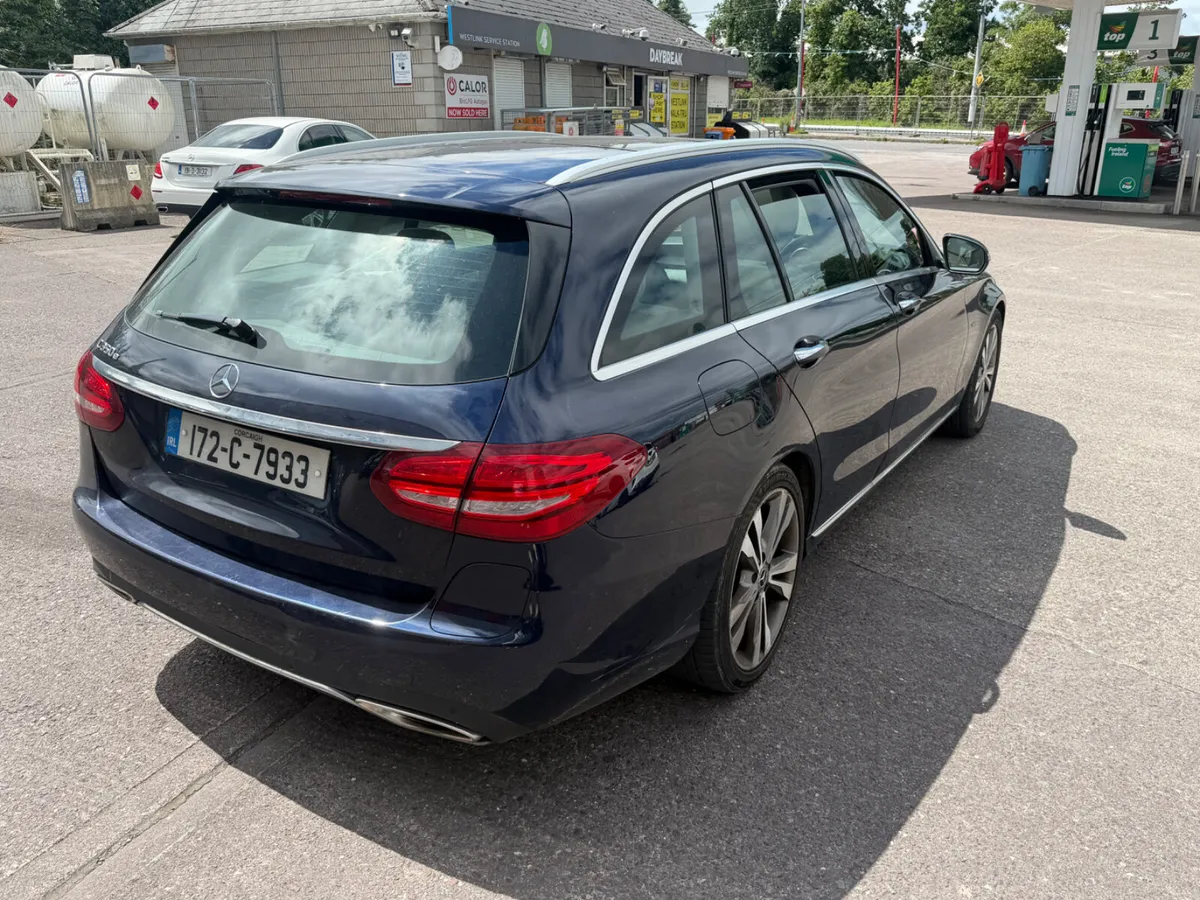 172 Mer c350 hybird driving well no damage - Image 2